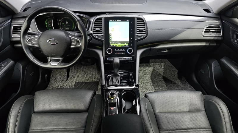 Renault SM6