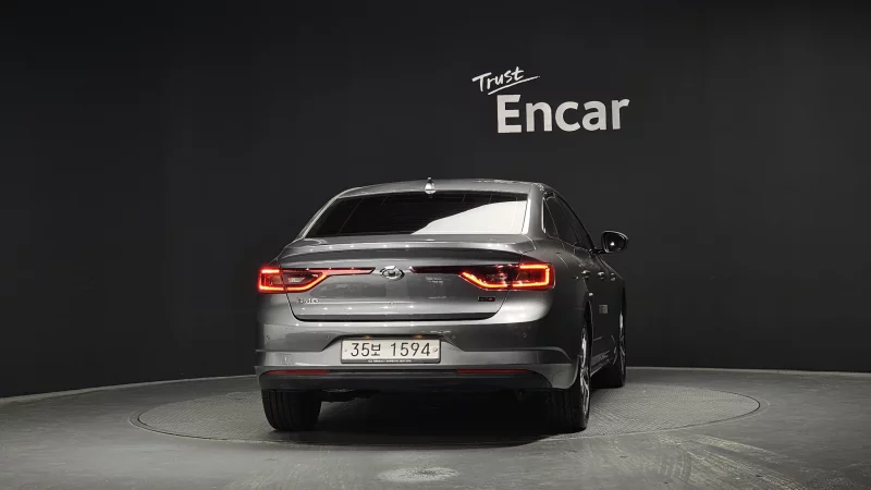 Renault SM6