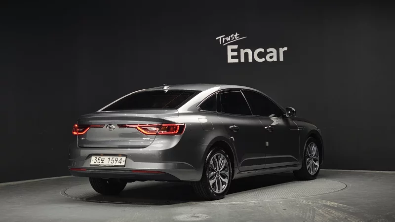 Renault SM6