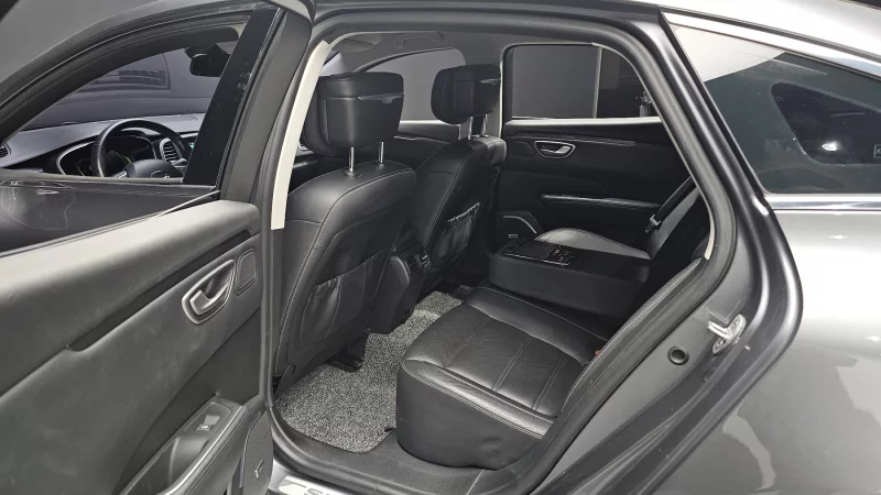 Renault SM6