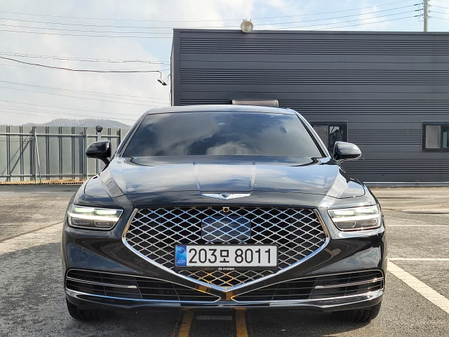 Genesis G90
