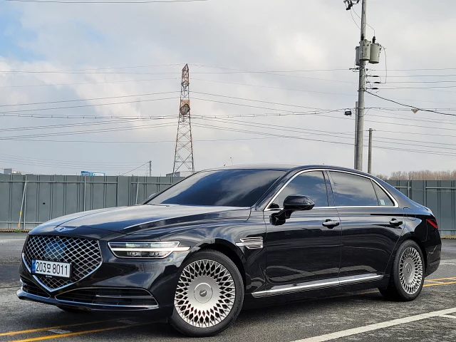 Genesis G90