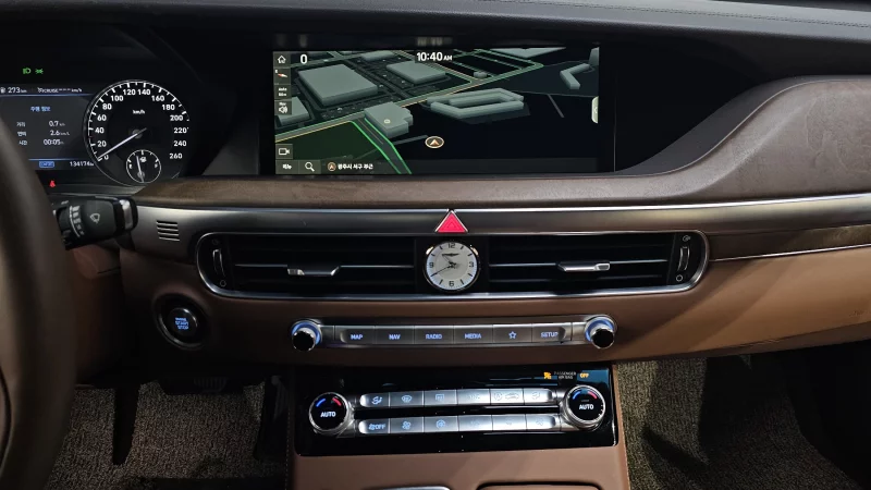 Genesis G90
