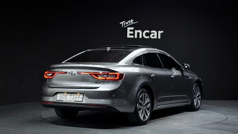 Renault SM6