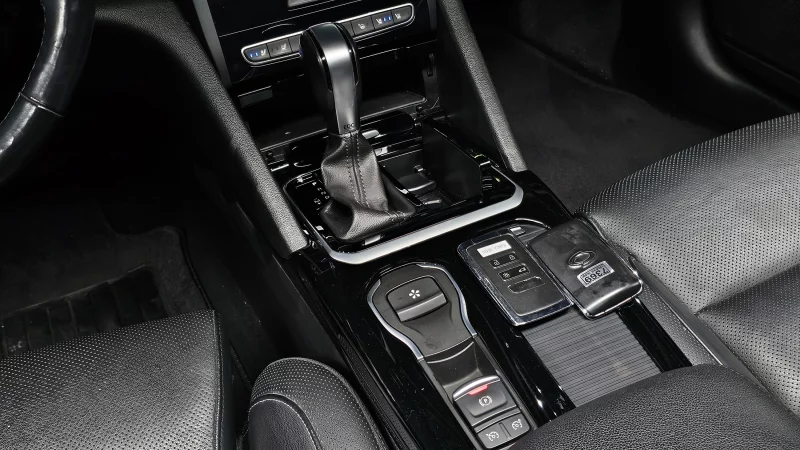 Renault SM6