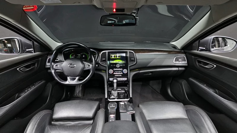 Renault SM6