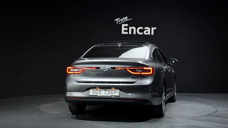 Renault SM6