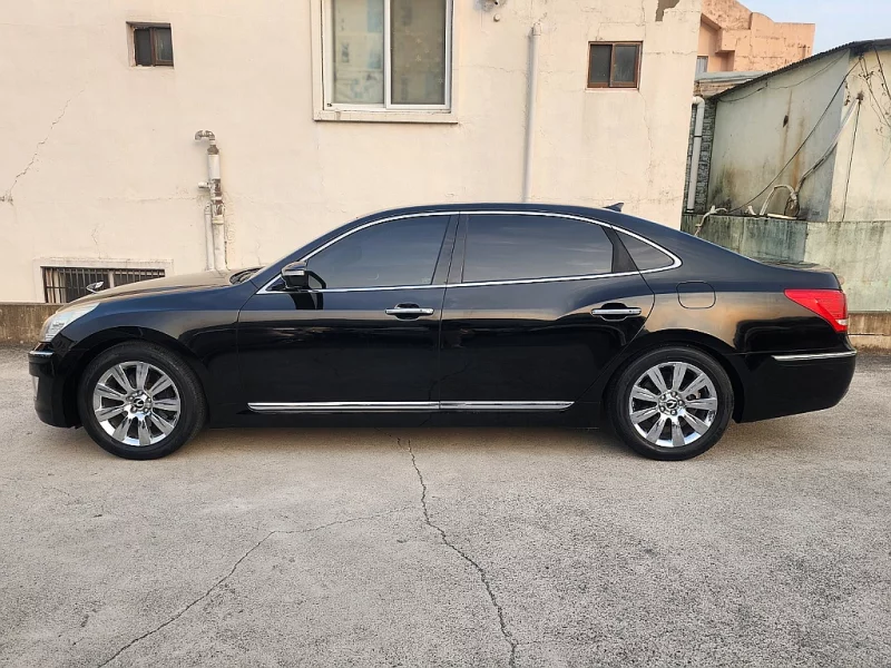 Hyundai Equus