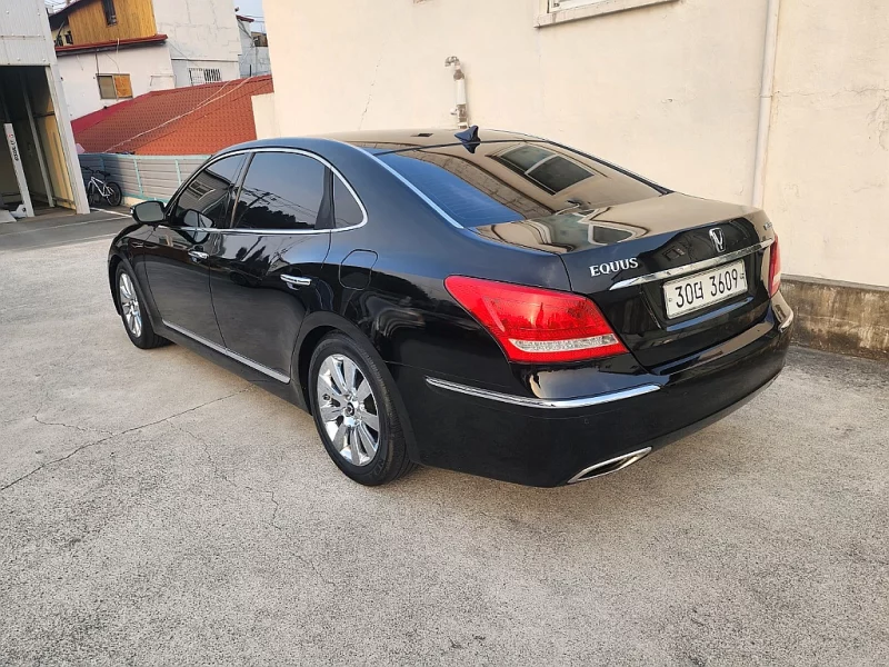 Hyundai Equus