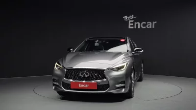 Infiniti Q30