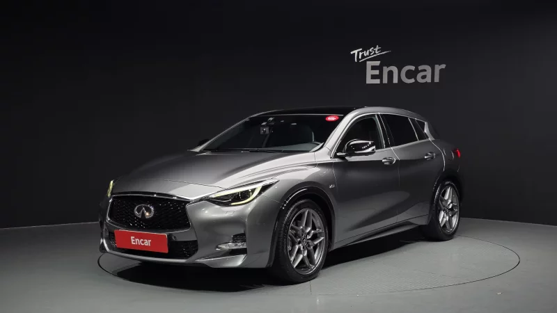 Infiniti Q30