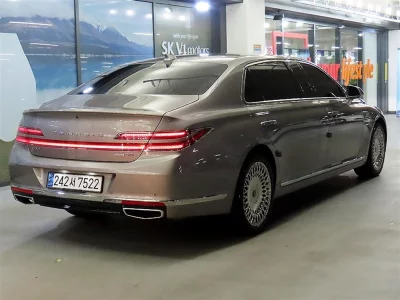 Genesis G90