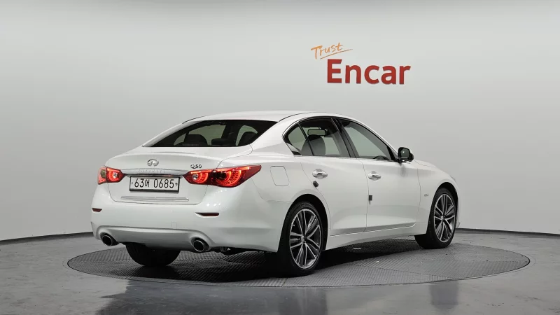 Infiniti Q50