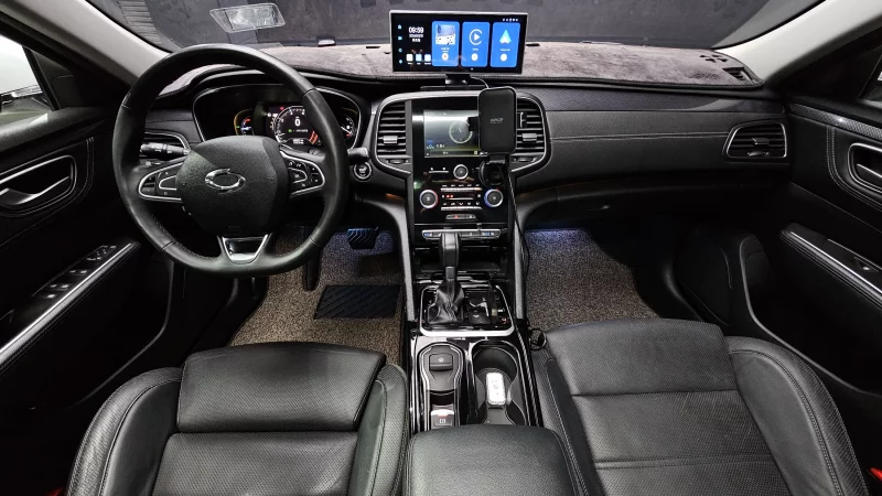 Renault SM6