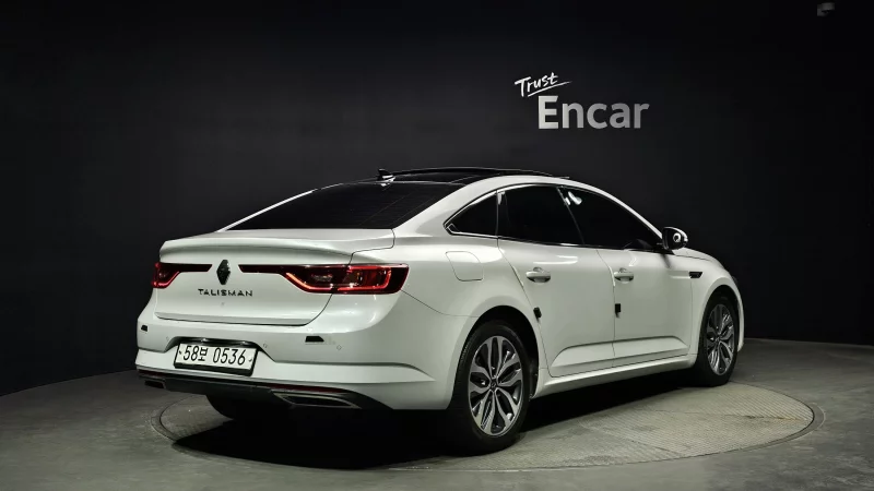 Renault SM6