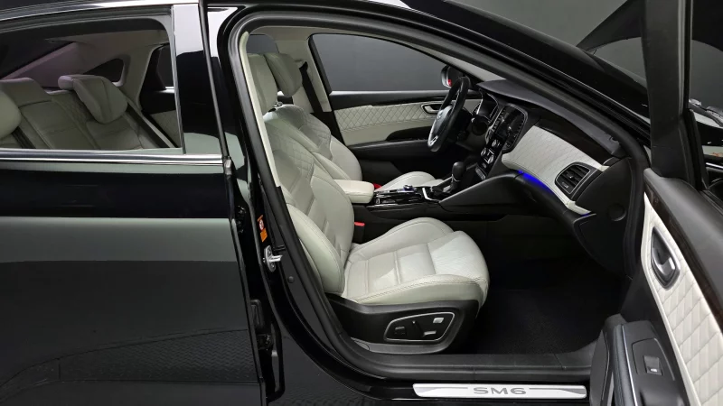 Renault SM6
