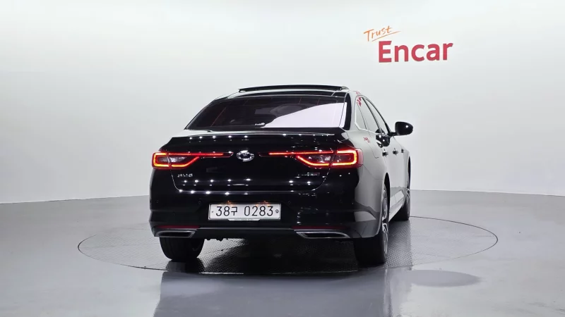 Renault SM6