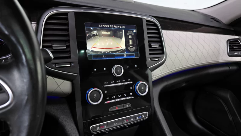 Renault SM6