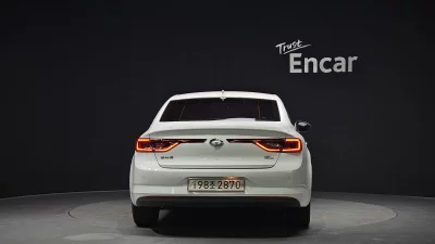 Renault SM6