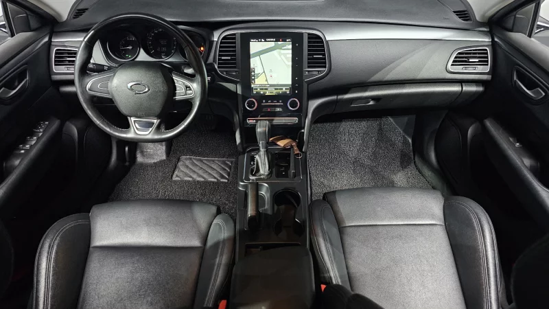 Renault SM6