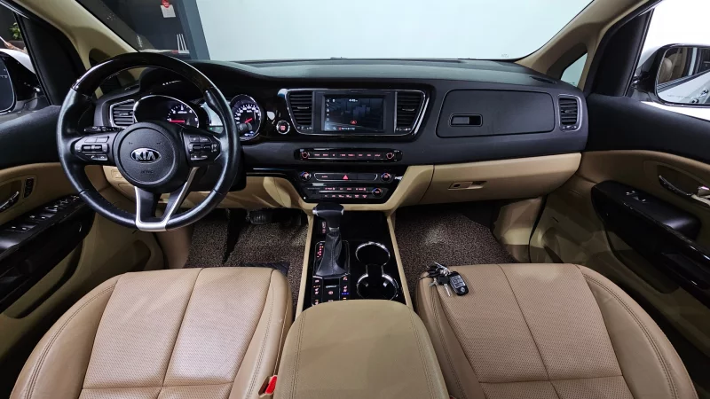 Kia Carnival