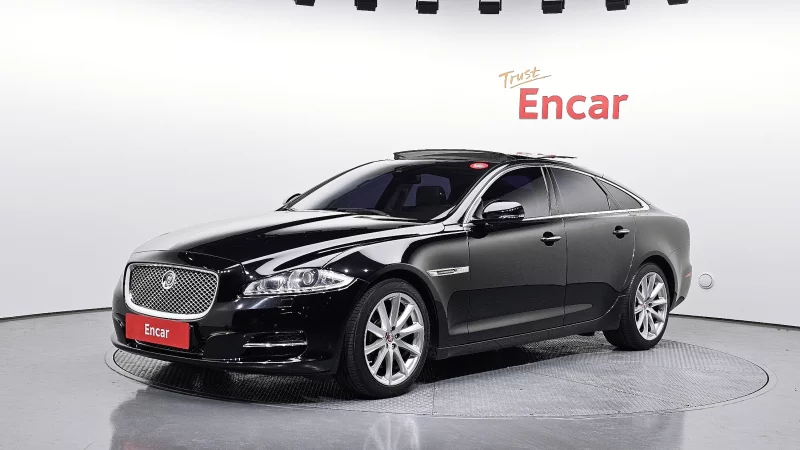 Jaguar XJ