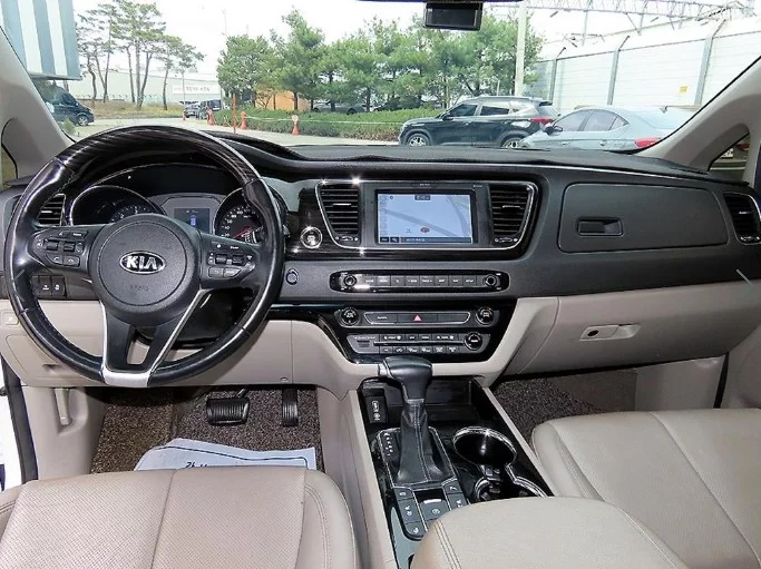 Kia Carnival