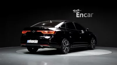 Renault SM6