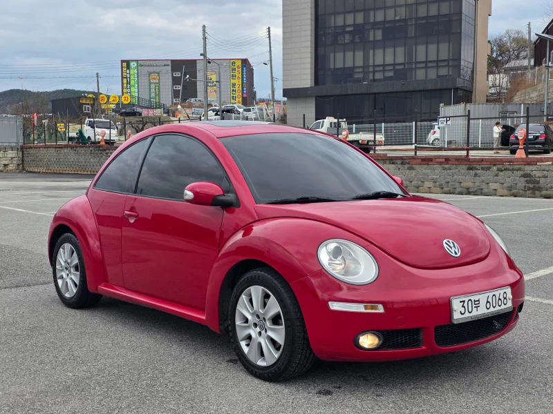 Volkswagen BEETLE