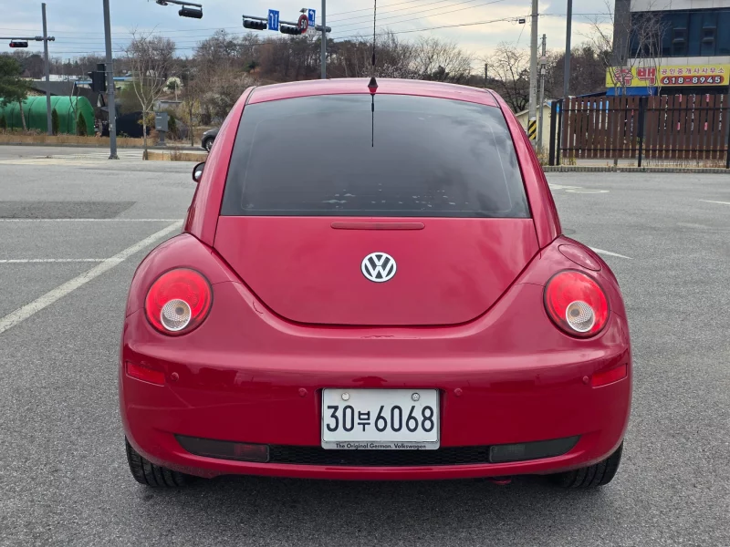 Volkswagen BEETLE
