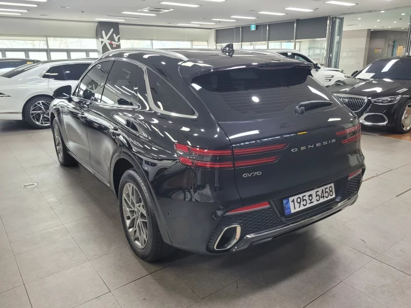 Genesis GV70