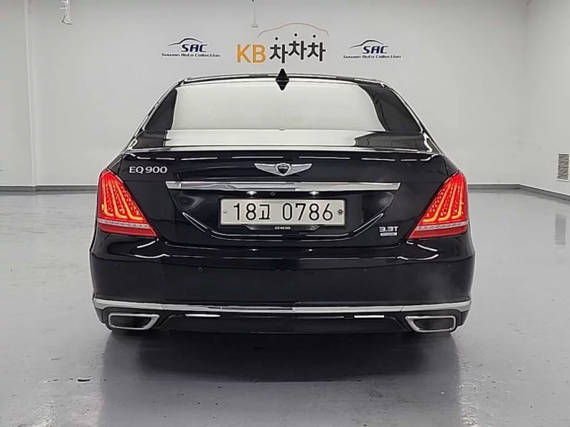 Genesis EQ900