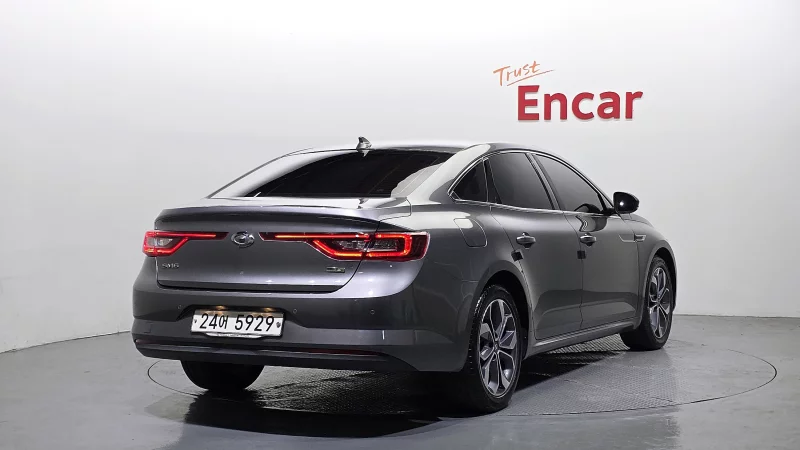 Renault SM6