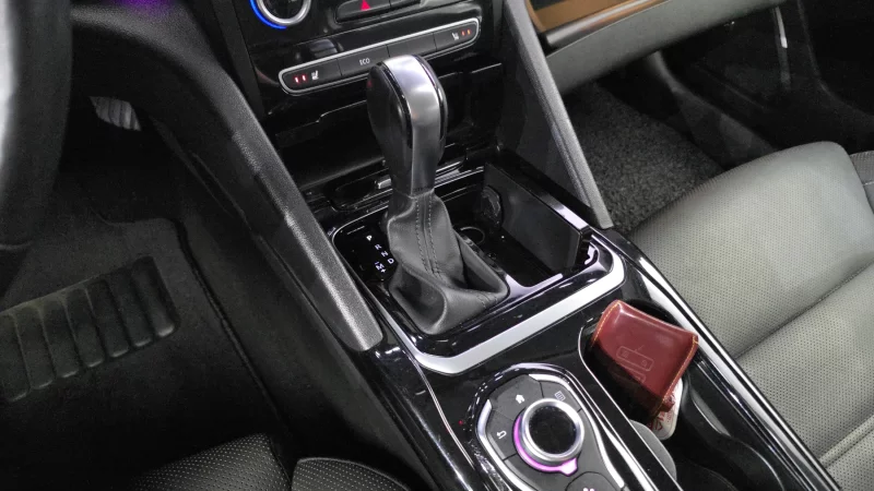 Renault SM6