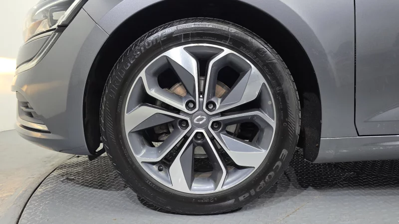 Renault SM6
