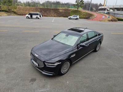 Genesis G90