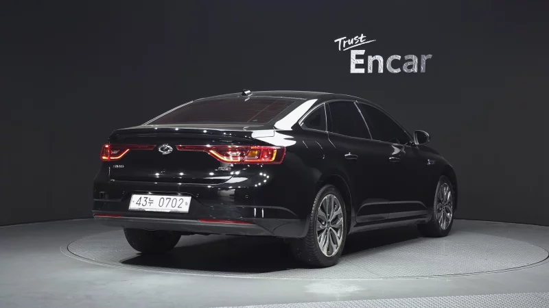 Renault SM6
