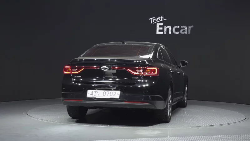 Renault SM6
