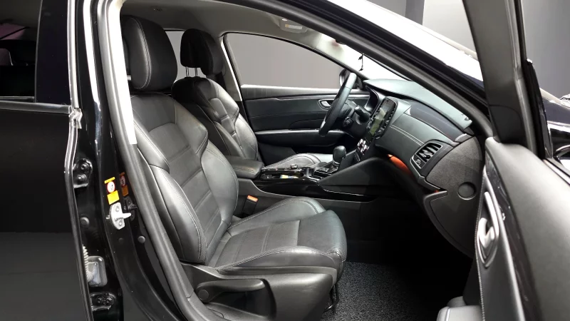 Renault SM6