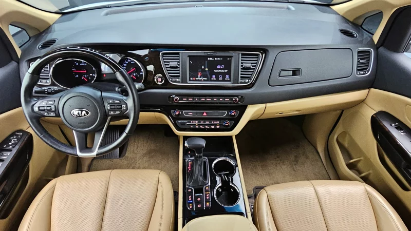 Kia Carnival