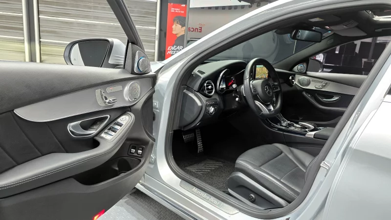 Mercedes-Benz C-Class