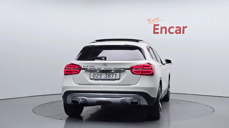 Mercedes-Benz GLA-Class