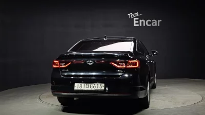 Renault SM6
