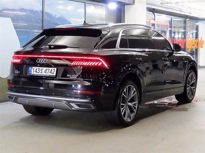 Audi Q8