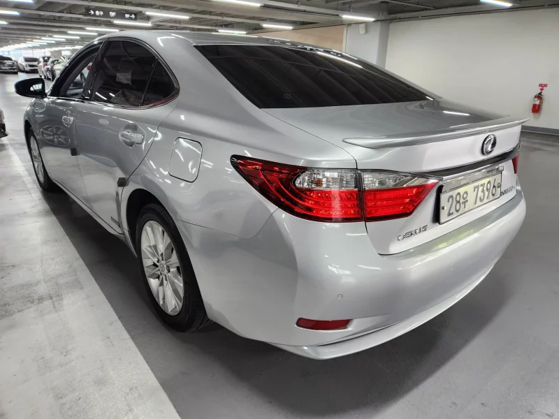 Lexus ES300h