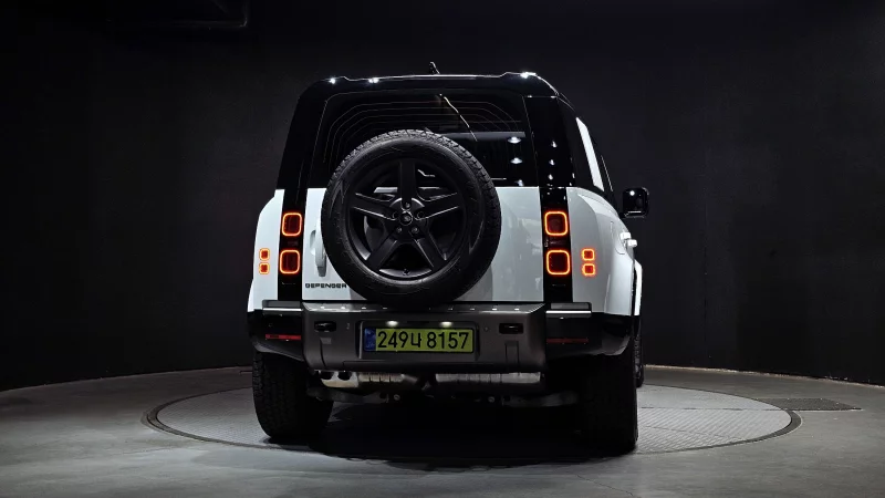 Land Rover DEFENDER