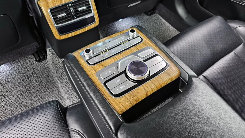 Kia K9