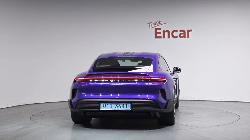 Porsche Taycan
