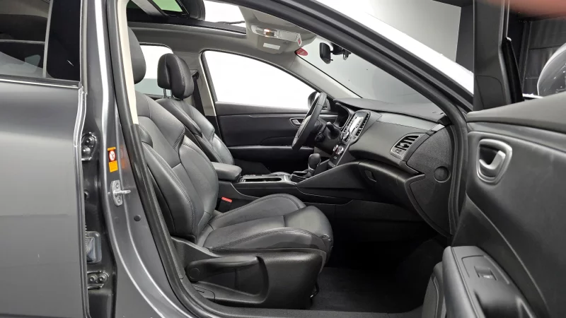Renault SM6