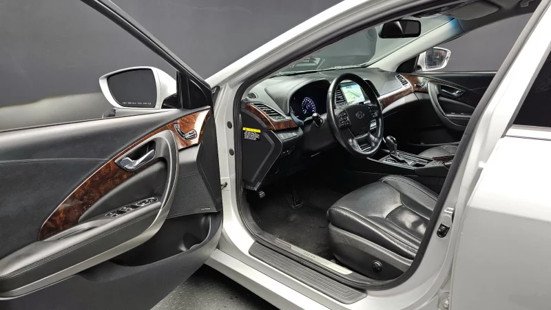 Hyundai Aslan